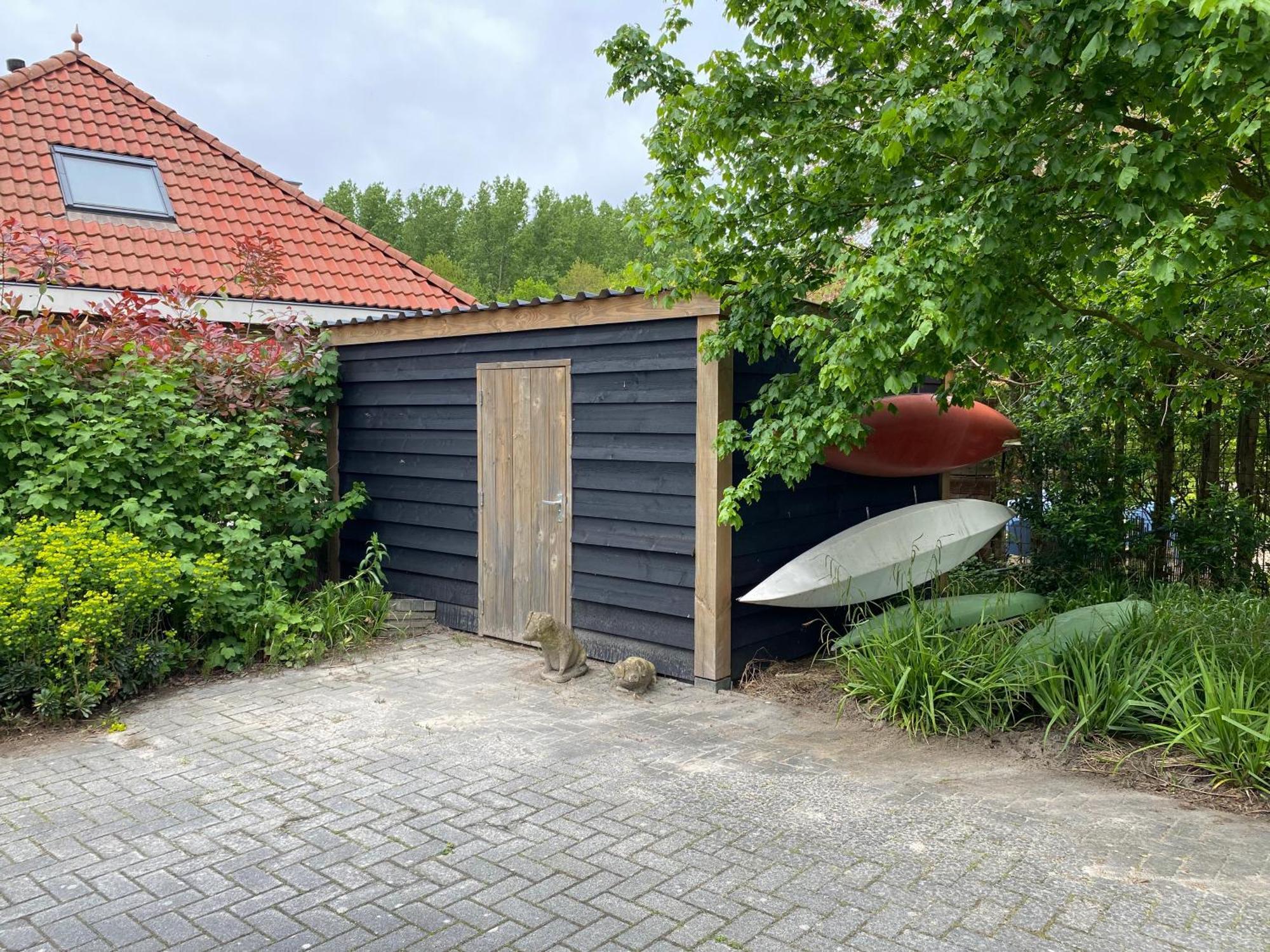 Villa Riverside Met Hottub, Eigen Aanlegsteiger, Zwemtrap, Trampoline En Kano'S Zeewolde Exterior photo