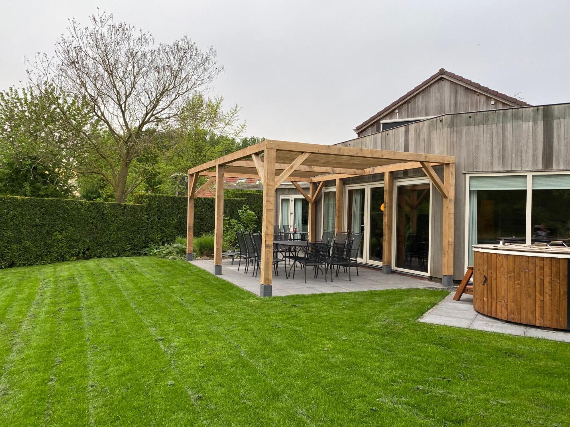 Villa Riverside Met Hottub, Eigen Aanlegsteiger, Zwemtrap, Trampoline En Kano'S Zeewolde Exterior photo