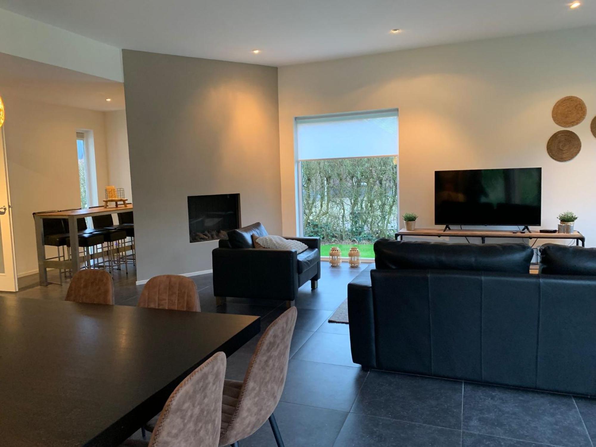 Villa Riverside Met Hottub, Eigen Aanlegsteiger, Zwemtrap, Trampoline En Kano'S Zeewolde Exterior photo
